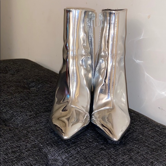 Silver pointed toe booties - Picture 2 of 4